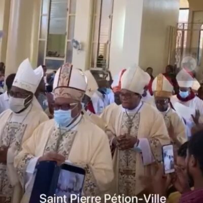 Pétion-Ville : La messe des chrétiens catholiques pour dénoncer l'insécurité, plusieurs incidents enregistrés 2 Pétion-Ville : La messe des chrétiens catholiques pour dénoncer l'insécurité, plusieurs incidents enregistrés