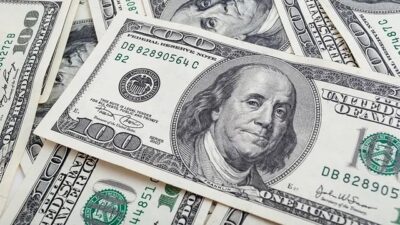 La part du dollar dans les réserves de change des banques centrales atteint son niveau le plus faible en 25 ans