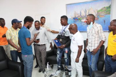 Josh Casimir: héros gonâvien, honoré par le Service Maritime et de Navigation d'Haïti ainsi que la première Dame