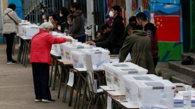 Le Chili élit les rédacteurs de sa nouvelle Constitution