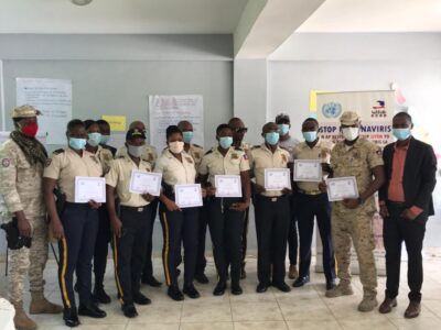 Covid-19 /Cayes : Des policiers outillés sur les droits des détenus-es et les gestes barrières
