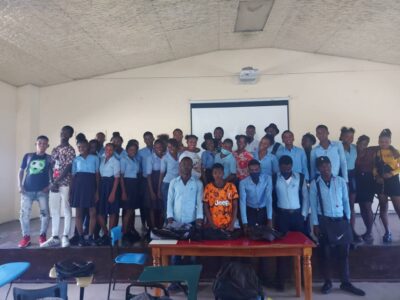 Haiti/Éducation: L'université Quisqueya et l'UNICEF apportent leur soutien aux élèves de la 9ème A.F et du NS4