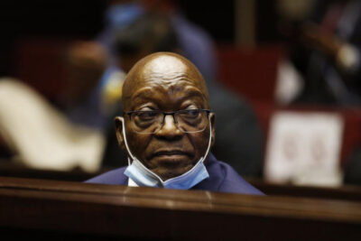 Jacob Zuma, ancien président de l’Afrique du Sud, condamné à 15 mois de prison pour corruption 4 Jacob Zuma, ancien président de l’Afrique du Sud, condamné à 15 mois de prison pour corruption