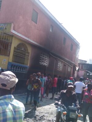 Incendie à Petit-Goâve: une personne morte calcinée et quatre maisons enflammées