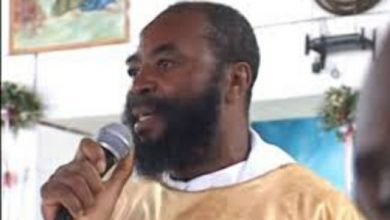 Haiti-Nécrologie: Décès du père Jean Julien Estiverne des suites de Covid-19