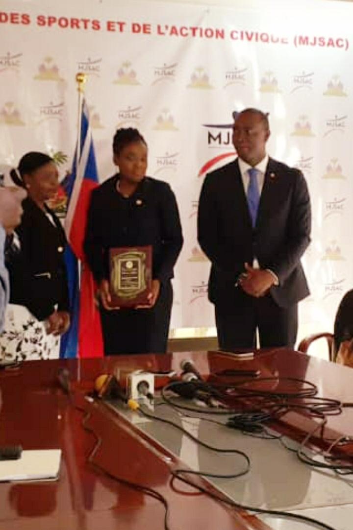 Gabon/Haiti: Vainqueure du Concours international d'art Oratoire, la jeune avocate Lovely JEAN-LOUIS honorée par le MJSAC