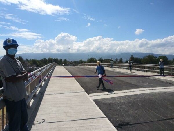 Inauguration de deux ponts sur la Rivière grise