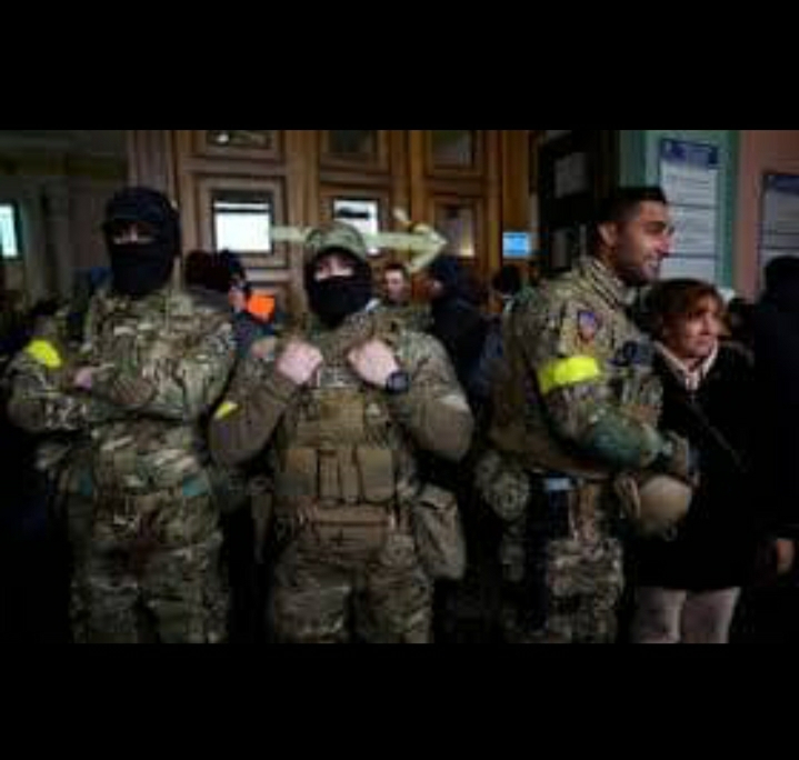 Guerre en Ukraine : Près de 20 000 combattants étrangers se sont portés volontaires pour aider l'Ukraine à se battre