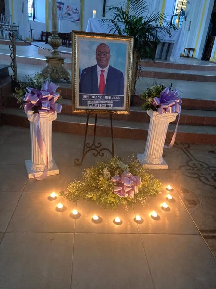 Émouvante cérémonie d'adieu au professeur Dieudonné Lhérisson