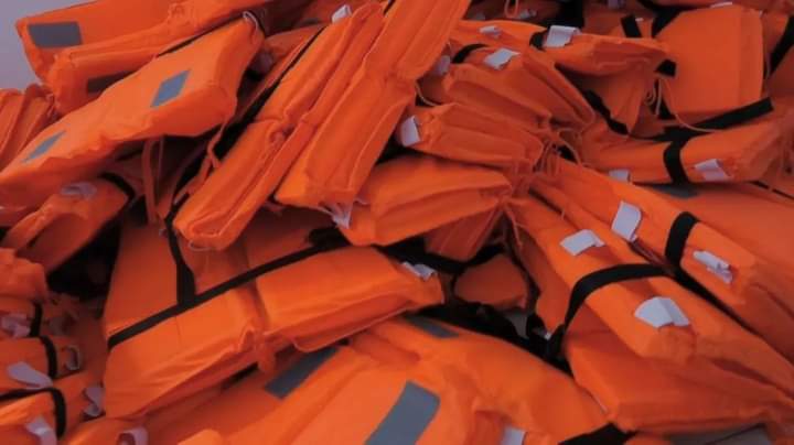 Sud: Le SEMANAH distribue des gilets de sauvetage à des capitaines de bateaux