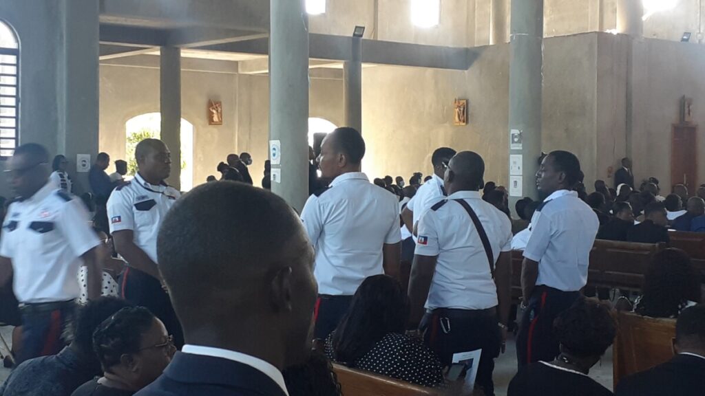 Émouvante cérémonie d'adieu au professeur Dieudonné Lhérisson