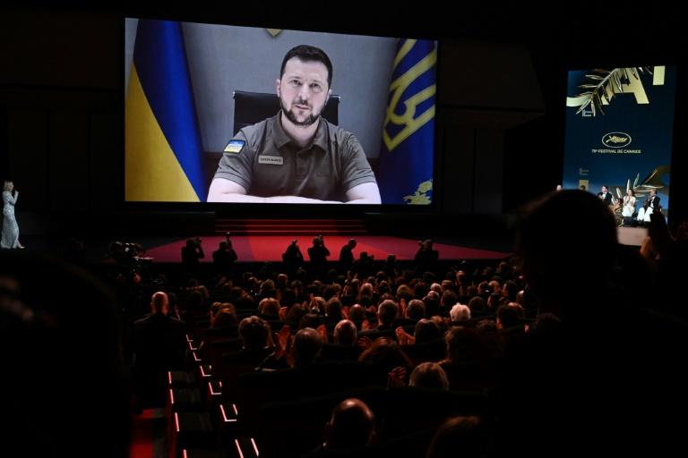 Le président ukrainien Volodymyr Zelensky s'invite à Cannes