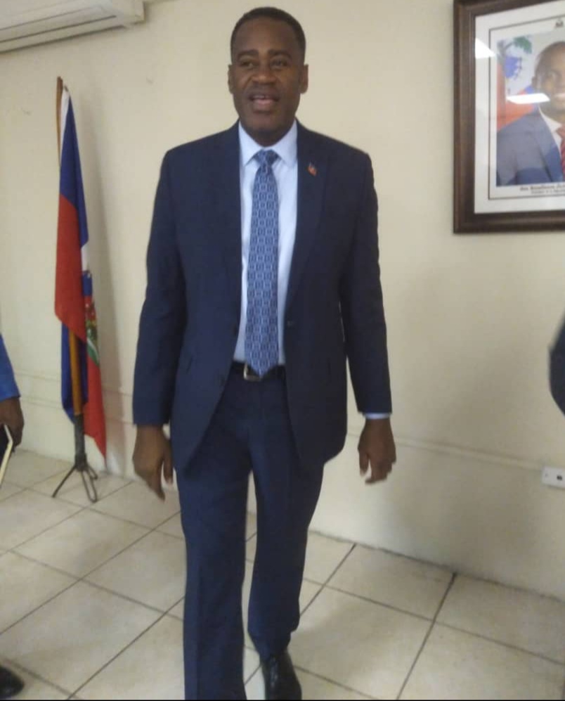 Haïti/Crise au sein de la justice: Le SHJRD'H rencontre le Ministre Berto Dorcé