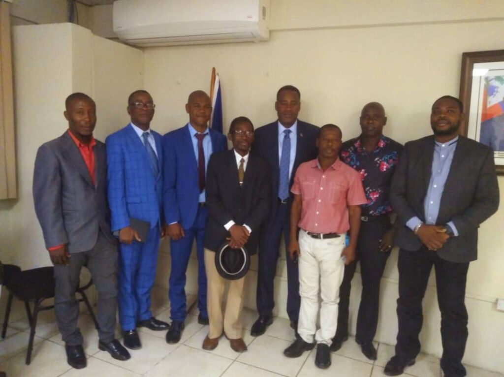 Haïti/Crise au sein de la justice: Le SHJRD'H rencontre le Ministre Berto Dorcé