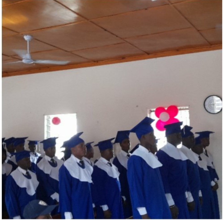 Haïti: 4ème cohorte IPCHR, 54 Policiers Chapelain gradués
