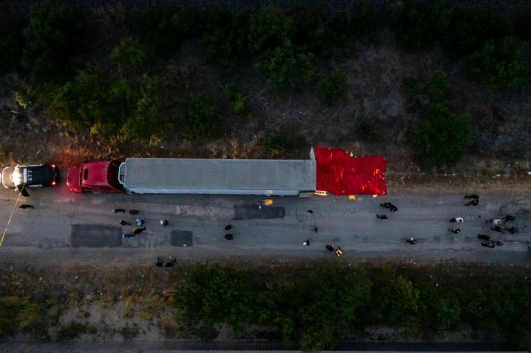 Drame au Texas: les corps sans vie de 46 migrants retrouvés dans un camion