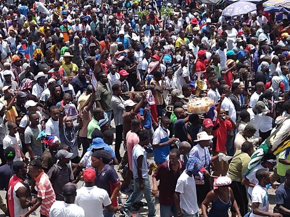 Manifestation massive à Port-au-Prince pour un nouvel retour de Jean Bertrand Aristide à la tête du pays