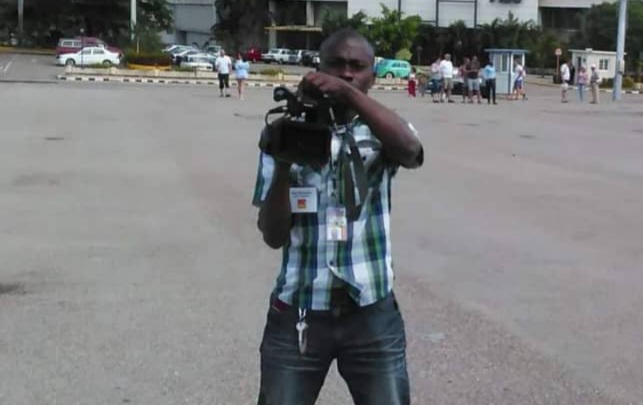 Haïti: Le Journaliste Reporter d'Image de la Télé Métropole, Ellecy Dieulassaint, victime d'une bonbonne lacrymogène