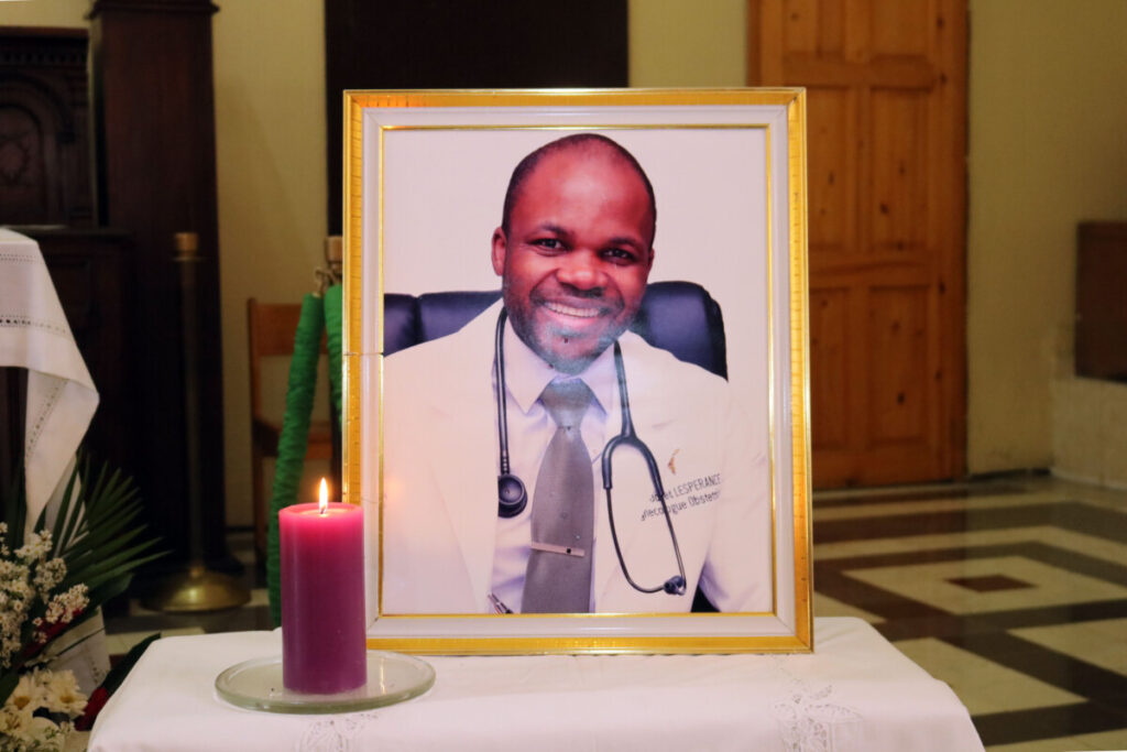 Pétion-Ville : une messe de requiem chantée à la mémoire du Dr Odilet Lespérance en l'église St Pierre