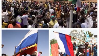 Burkina Faso : des dizaines de manifestants brandissent des drapeaux russes et crient la gloire de Moscou