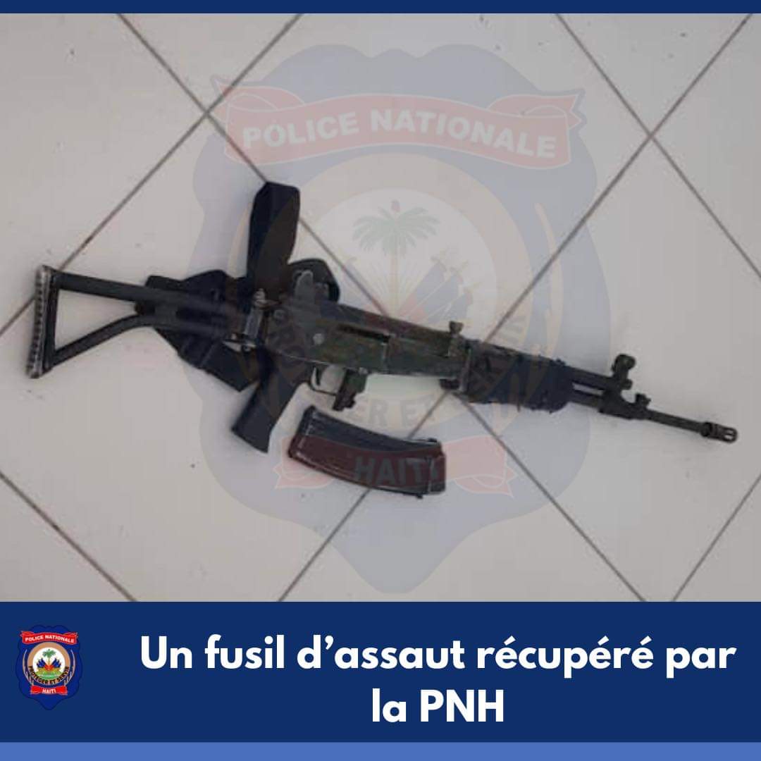 opération policière : la police récupère un fusil d'assaut appartenant à la base Gran Grif