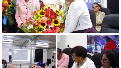 Deux Infirmières gardiennes de la profession Infirmière en Haïti honorées par Mme Djina Guillet Delatour
