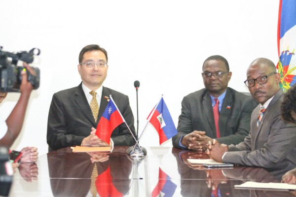 Signature de quatre accords entre Taïwan et Haïti pour "l'amélioration de la production rizicole" en Haïti
