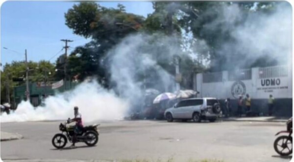 Usage de gaz lacrymogène contre des manifestants qui réclament la sécurité à Carrefour-feuilles