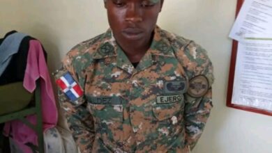 Arrestation d'un haïtien vêtu en uniforme de l'armée Dominicaine