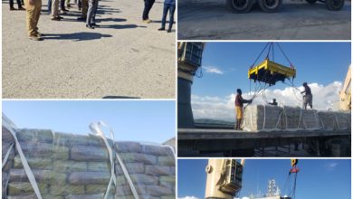 Le navire colombien finalement accosté, débarquement spectaculaire des 82 000 sacs de ciment au port de Saint-Louis-du-Sud