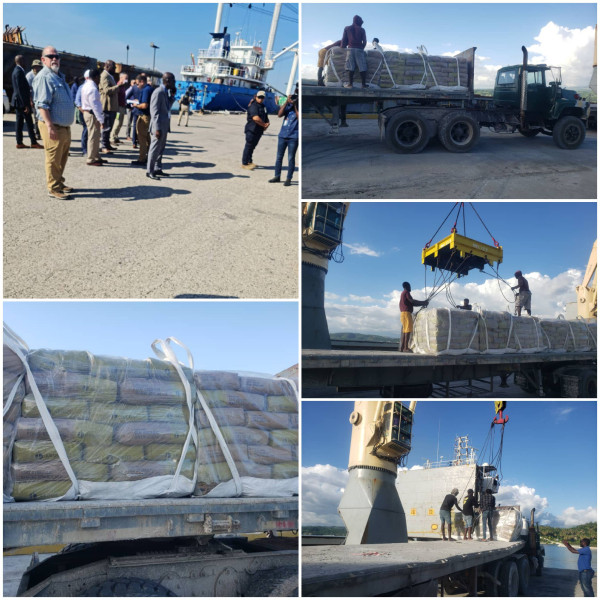 Le navire colombien finalement accosté, débarquement spectaculaire des 82 000 sacs de ciment au port de Saint-Louis-du-Sud