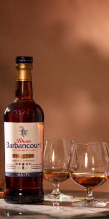 Contrefaçon: Barbancourt dénonce, appelle à la Prudence et présente la vraie bouteille