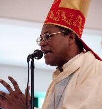 Mgr. Pierre André Dumas touchée par une explosion à Port-au-Prince