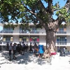 Afflux massif de réfugiés à Port-au-Prince : des centaines de personnes trouvent sans refuge, suscitant des inquiétudes