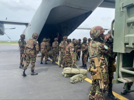 Les premiers policiers kenyans sur le sol haïtien pour préparer le déploiement de la Mission multinationale 