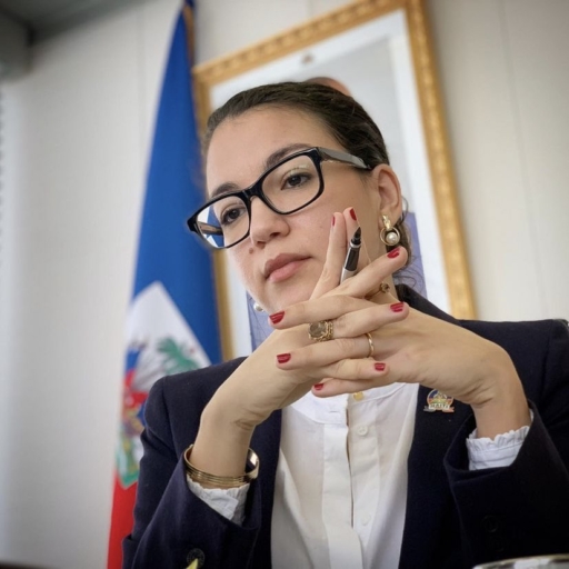 La ministre des Affaires Étrangères, Mme Dominique Dupuy, sommée par les avocats de Marie-Geneviève Louis-Jeune