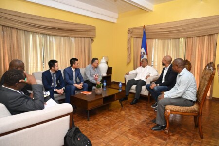 Haïti-Télécommunications: Rencontre entre le PM Gary Conille et les représentants de la Digicel et de la Natcom 1 Haïti-Télécommunications: Rencontre entre le PM Gary Conille et les représentants de la Digicel et de la Natcom