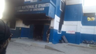Les bandits mettent la PNH à l'épreuve à Gressier, le commissariat démoli