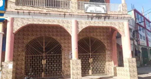 Mise en disponibilité du Commissaire Richemond: le parquet des Cayes mis sous scellés 2 Mise en disponibilité du Commissaire Richemond: le parquet des Cayes mis sous scellés