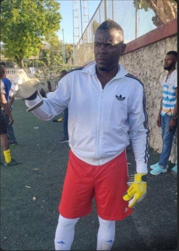 Fusillade au centre sportif de Carrefour: un ancien gardien de but tué et plusieurs personnes blessées