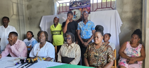 Délaissées par le gouvernement Garry Conille, les "Madan sara" du RANAMSAP réclament de la subvention pour la rentrée des classes 1 Délaissées par le gouvernement Garry Conille, les "Madan sara" du RANAMSAP réclament de la subvention pour la rentrée des classes