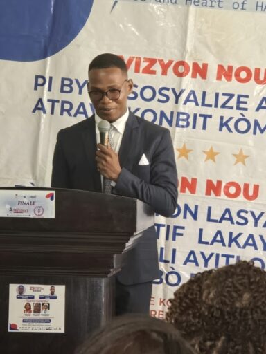 La FDSE remporte la 3e édition du concours de débat inter-universitaire "Je suis le président d'Haïti"