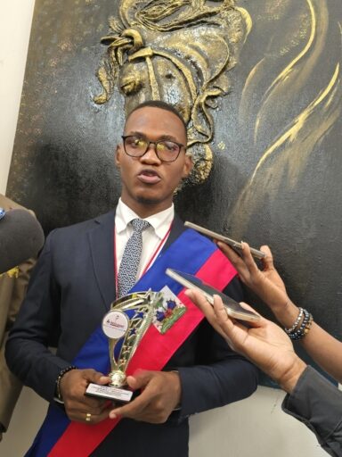 La FDSE remporte la 3e édition du concours de débat inter-universitaire "Je suis le président d'Haïti"