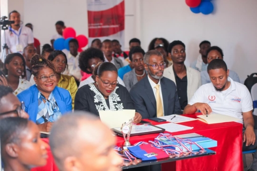 La FDSE remporte la 3e édition du concours de débat inter-universitaire "Je suis le président d'Haïti"