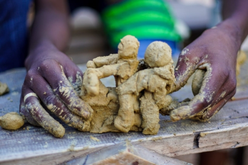 L’Artiste international Philipo œuvre à l’épanouissement des enfants à travers la formation en Art-Culture
