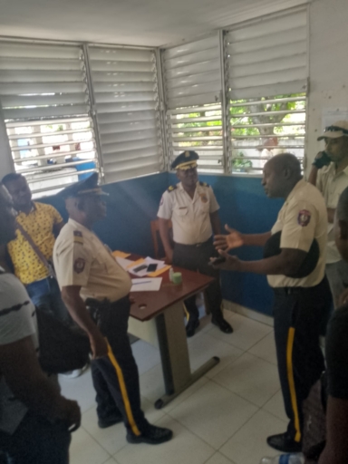 Renforcement de la sécurité à Mirebalais , un premier échange entre le commissaire principal et les agents de l'ordre