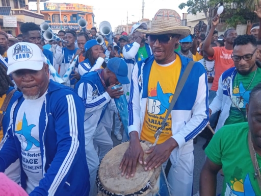 Les Cayes en liesse : Vèkèlè lance le carnaval 2026 en grande pompe