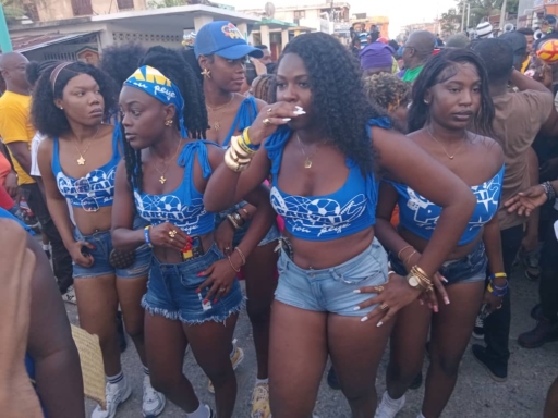 Les Cayes en liesse : Vèkèlè lance le carnaval 2026 en grande pompe