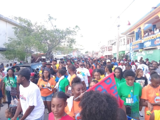 Les Cayes en liesse : Vèkèlè lance le carnaval 2026 en grande pompe