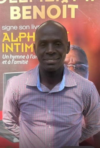 L’écrivain Clément II BENOÎT de retour en uniforme à l’Institut Drop-of-Love (IDOL)